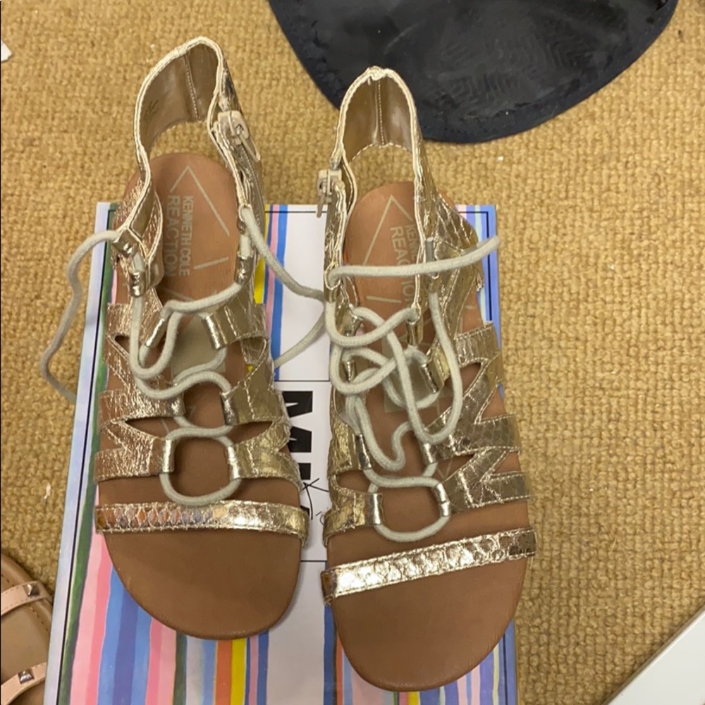 Girl gold sandals